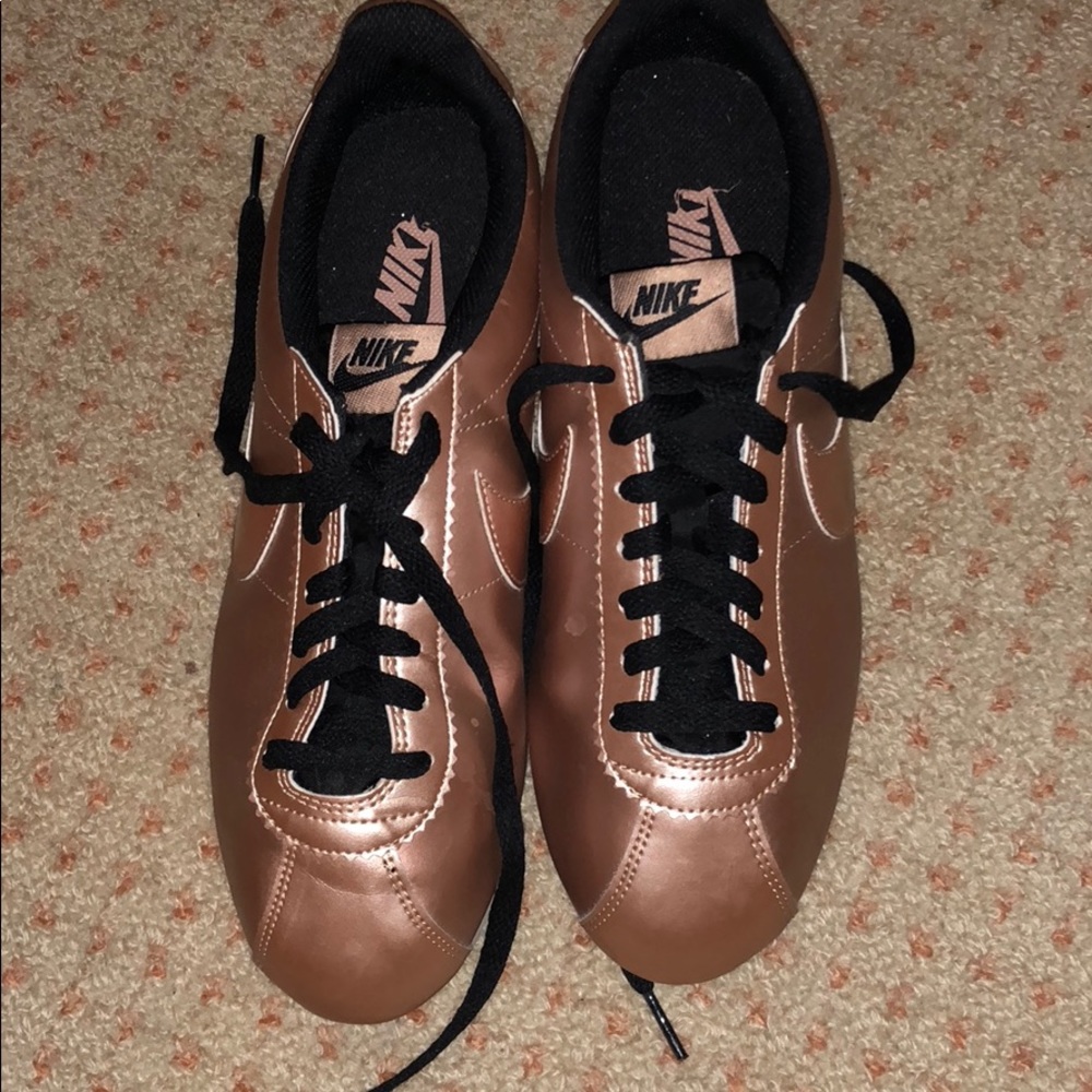 Worn once Nike rose gold sneakers